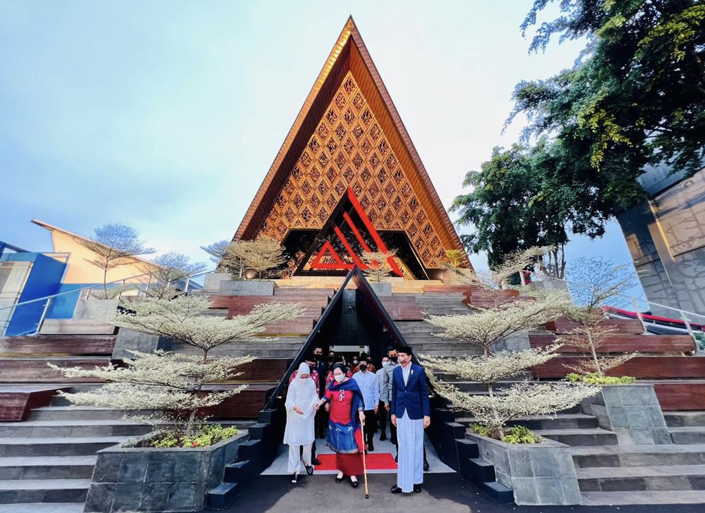 Resmikan Masjid At-Taufiq, Jokowi : Masjid Ini Sebagai Tempat Memperkokoh Peradaban Indonesia Modern