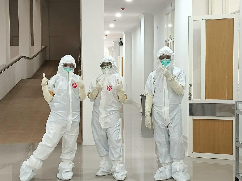 Setiap Hari Dengar Tangis Kehilangan, Begini Cerita 4 Srikandi UNAIR yang Bekerja di Ruang Isolasi Covid-19