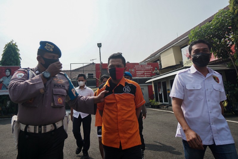 FOTO: Polres Pelabuhan Tanjung Perak Ungkap Kasus Pengeroyokan