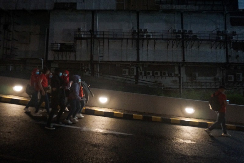 FOTO: Hari Pertama Pelaksanaan PPKM di Surabaya