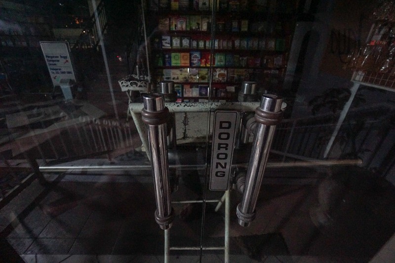 Libur Lebaran, Maling Gasak Toko Buku Manyar