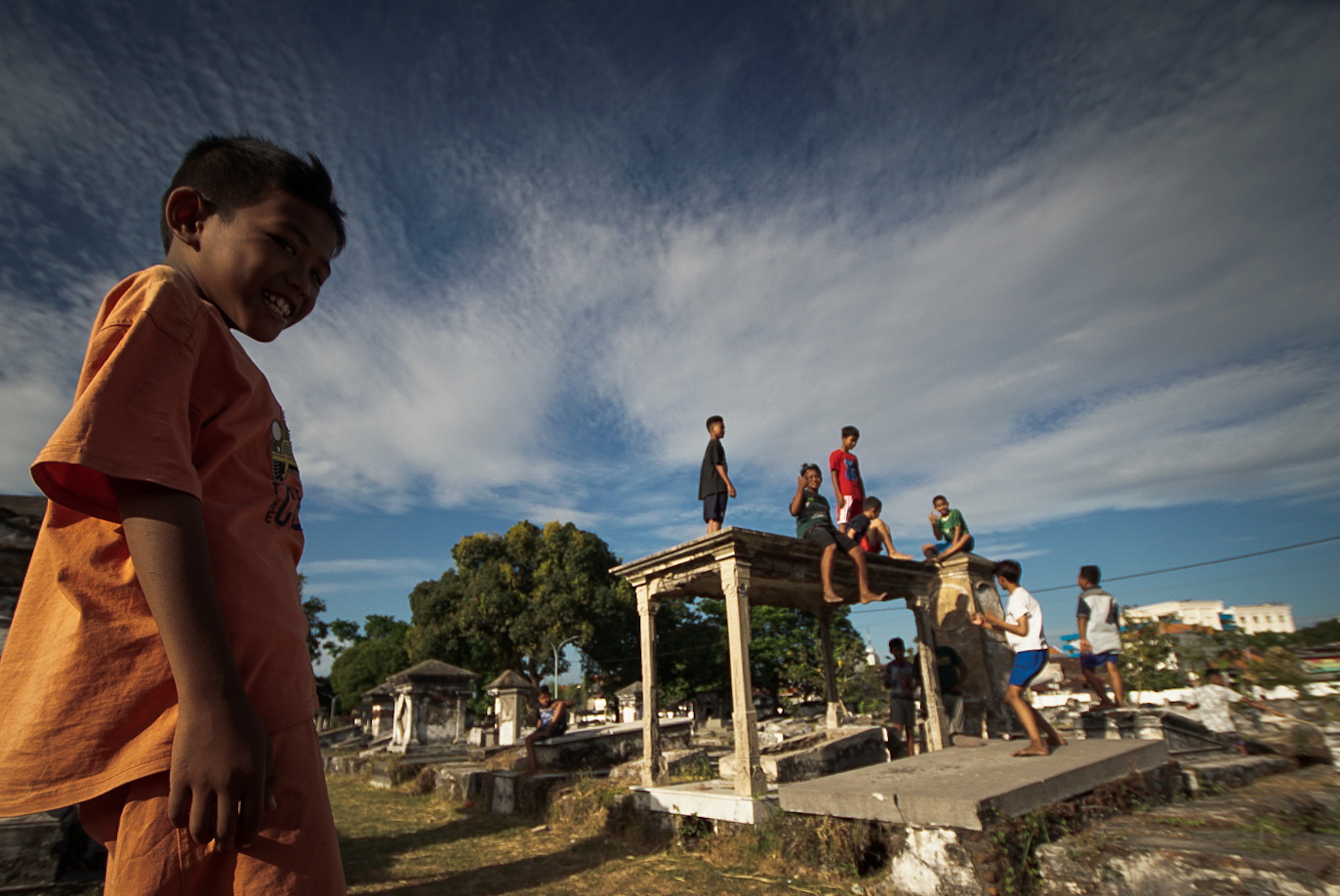 FOTO: Keceriaan di Makam Belanda