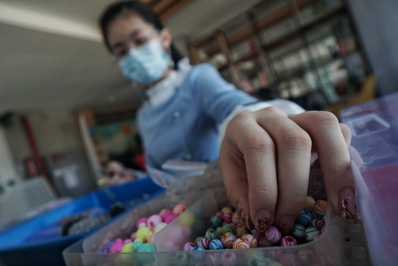 FOTO: Bisnis Konektor Masker Menjanjikan saat Pandemi Covid-19