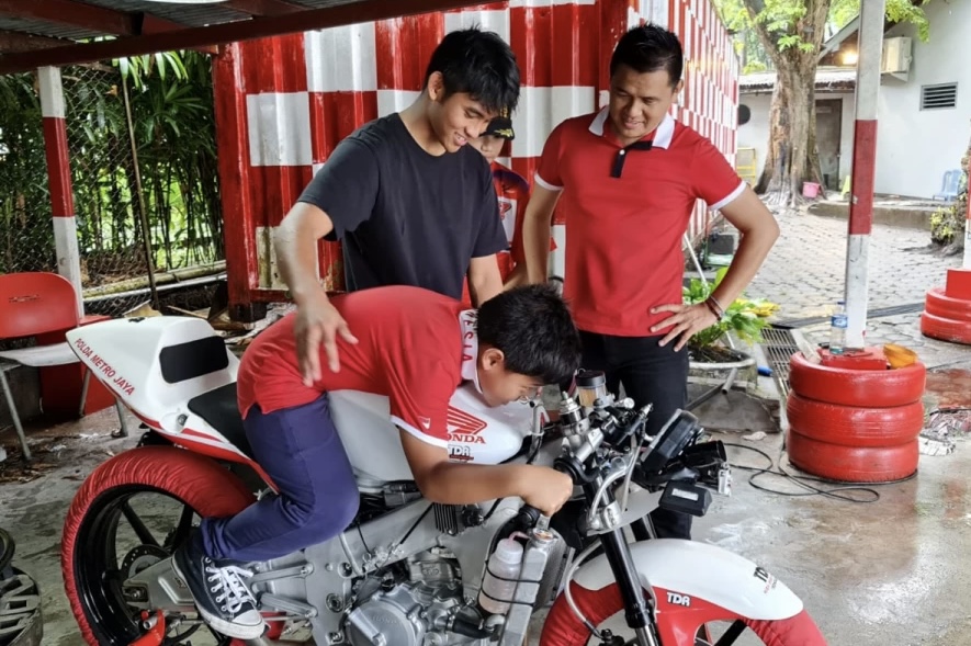 Mario Balas Kepercayaan Honda Team Asia, 2023 Harus Lebih Percaya Diri