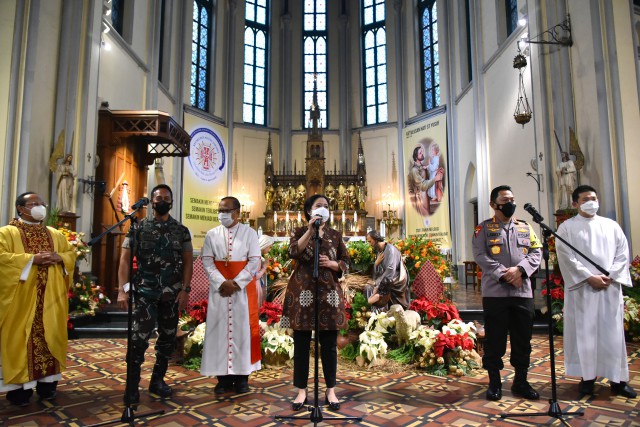 Pantau Ibadah Natal di Gereja, Puan Maharani: Covid-19 Tak Kurangi Kekhidmatan