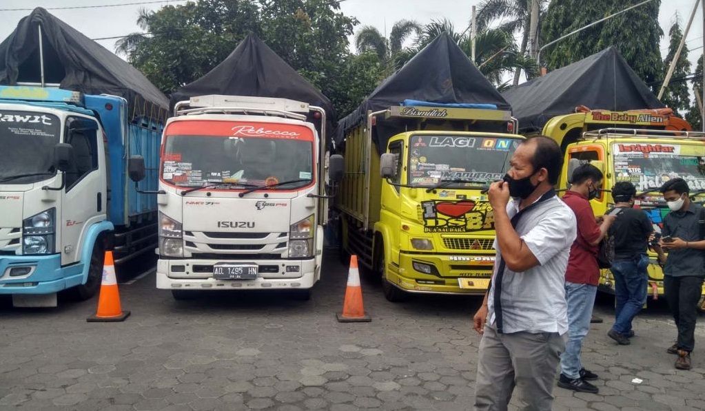 Terciduk Goyang di Jalan Pantura Probolinggo, 4 Truck Diamankan Polisi