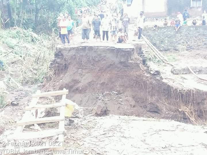 Menengok Korban Banjir Bandang di Desa Banjaragung, Jombang