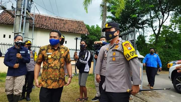 Kapolda Jatim Tinjau Lokasi Terdampak Banjir Bandang di Jombang