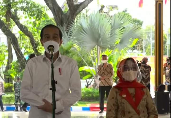 Presiden Joko Widodo Tinjau Langsung Pelaksanaan Vaksinasi di Jombang