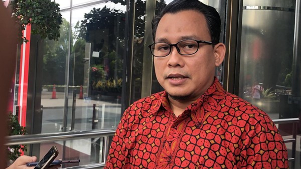 Dianggap Tidak Kooperatif, KPK Jemput Paksa Mantan Bupati Tanah Bumbu Mardani Maming