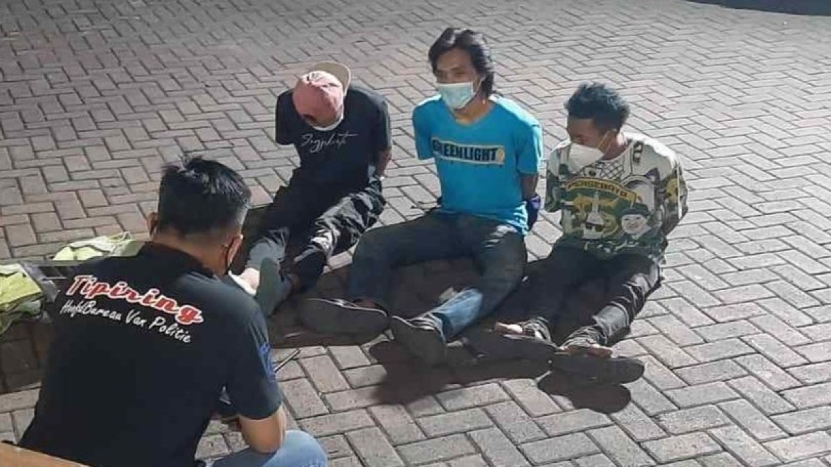 Pencuri Spesialis Besi Penutup Gorong-Gorong di Surabaya Ditangkap