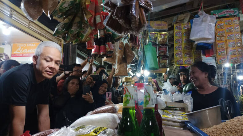 Temui Pedagang Pasar Tradisional di Surabaya, Ganjar Pranowo Terima Beragam Dukungan