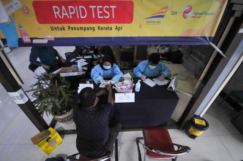 FOTO: KAI Daop 8 Surabaya Sediakan Pos Layanan Rapit Test