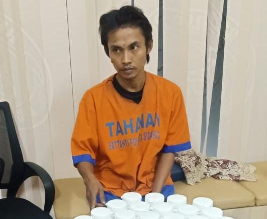 Tiga Pemuda Asal Sidoarjo Asyik Main Game, Digrebek Polisi