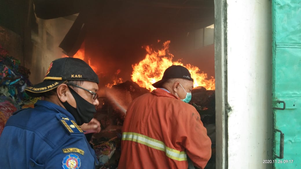 Gudang Kain di Tulungagung Terbakar, Kerugian Ratusan Juta Rupiah