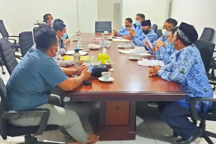 Pembuangan Limbah Diduga B3 di Putat Lor Dilaporkan ke DLH Gresik