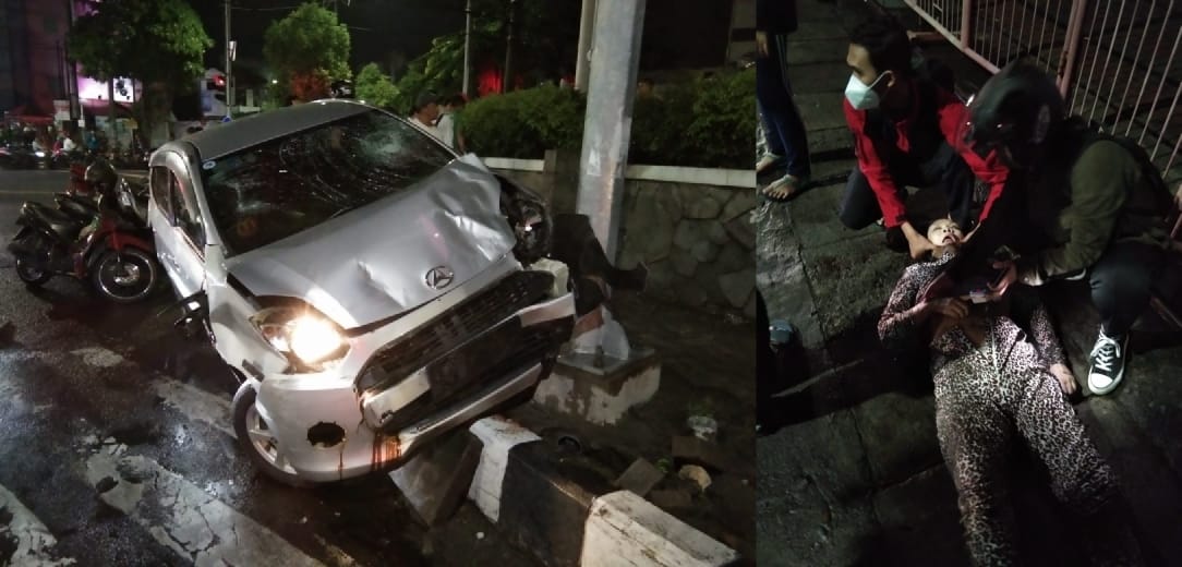 Mobil Toyota Ayla Tabrak Traffic Light Dan Seorang Ibu di Jalan Pucang