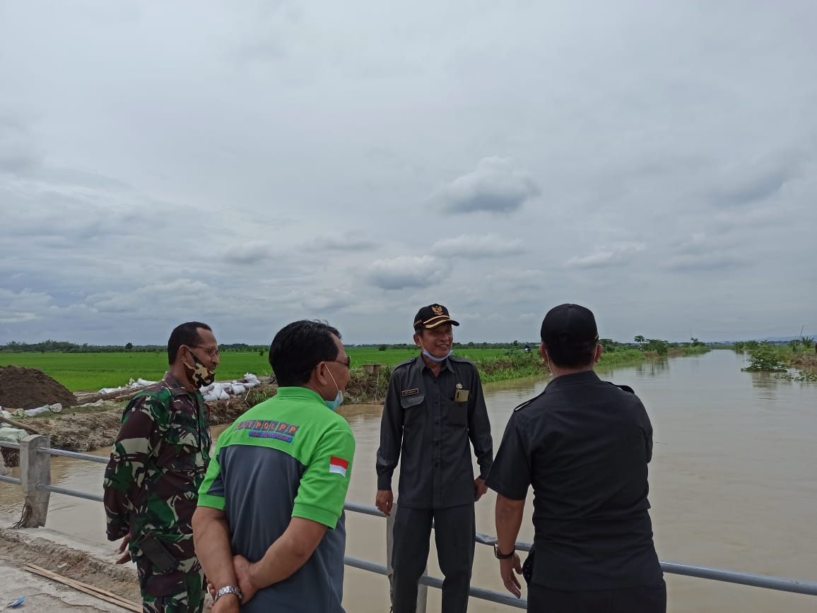 Wakil Bupati Budi Irawanto Sidak Tanggul Sungai Kali Afvoer di Kanor