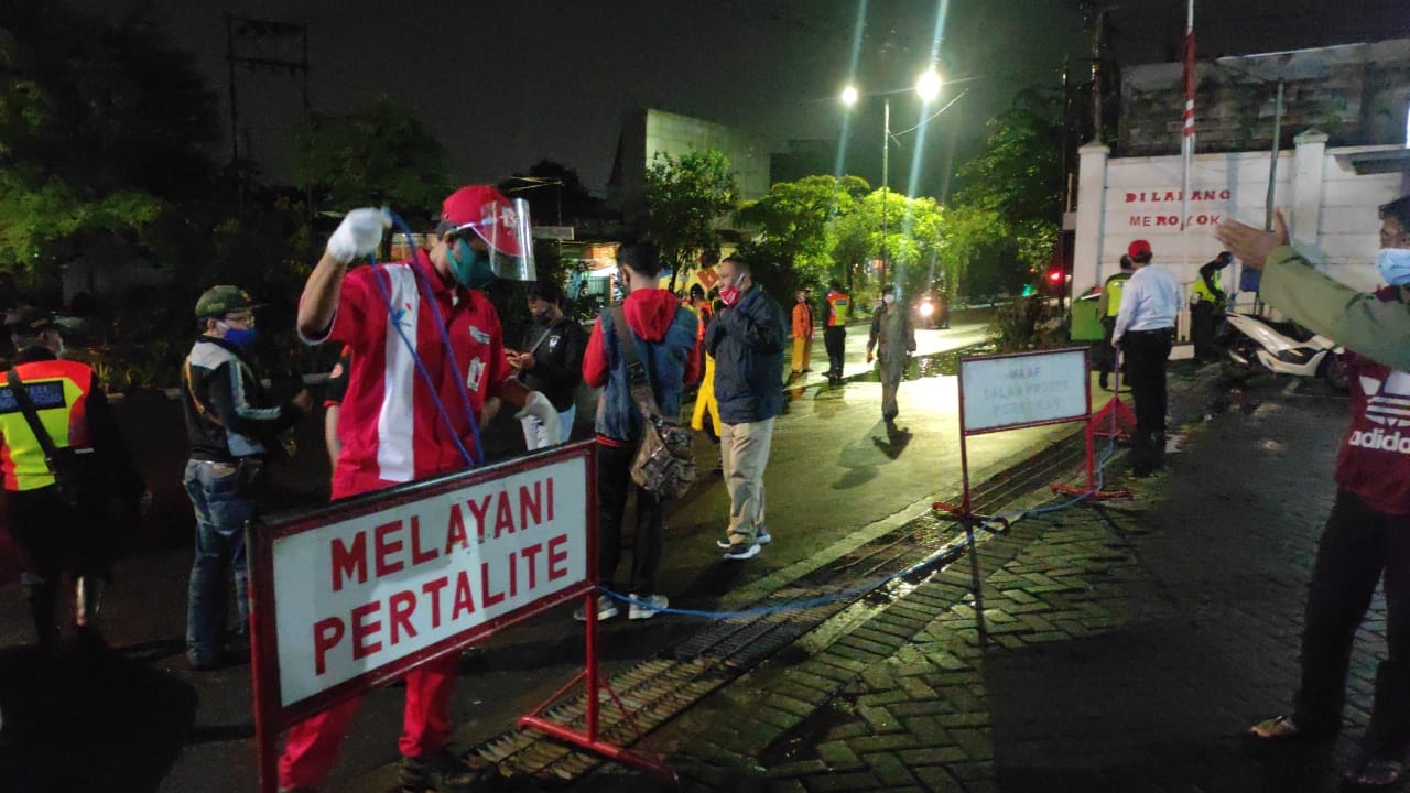 Beroperasi Lewat Jam Malam, Dua Pom Bensin di Surabaya Dipaksa Tutup