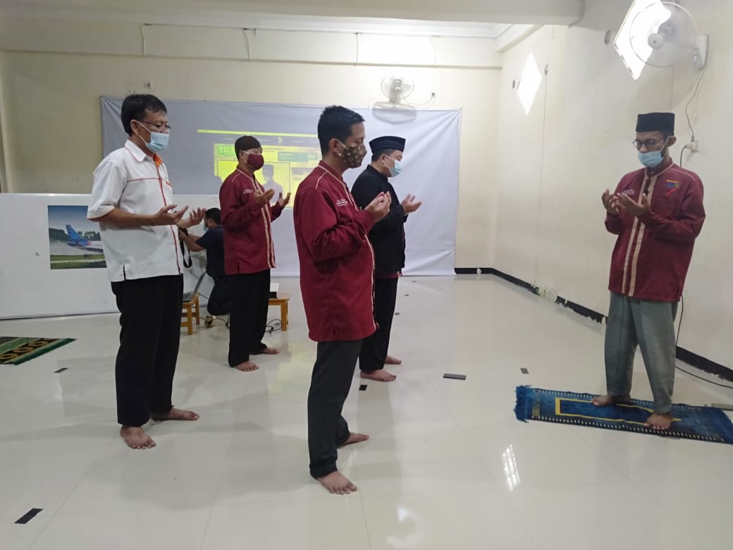 SMP Muhammadiyah 7 Surabaya Salat Gaib Doakan Korban Sriwijaya Air