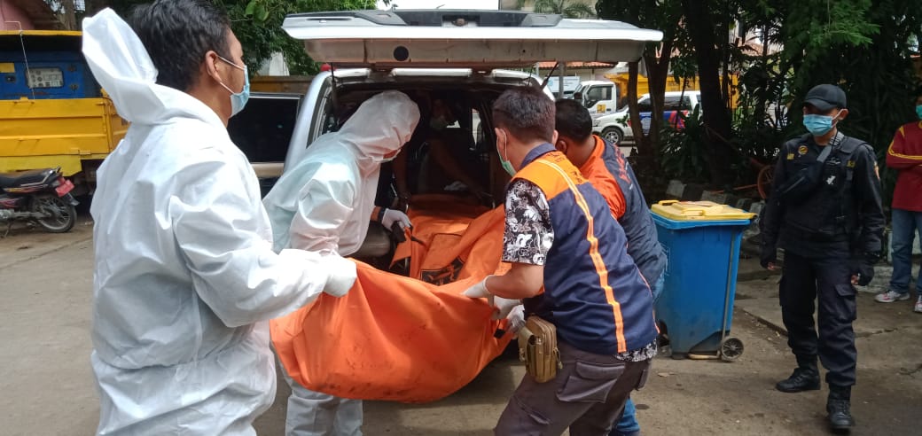 Pria Paruh Baya Ditemukan Tewas di Selokan