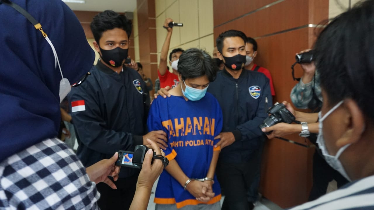 Germo Siswi SMP-SMA: Banyak yang Menawarkan Diri Dicarikan Pelanggan