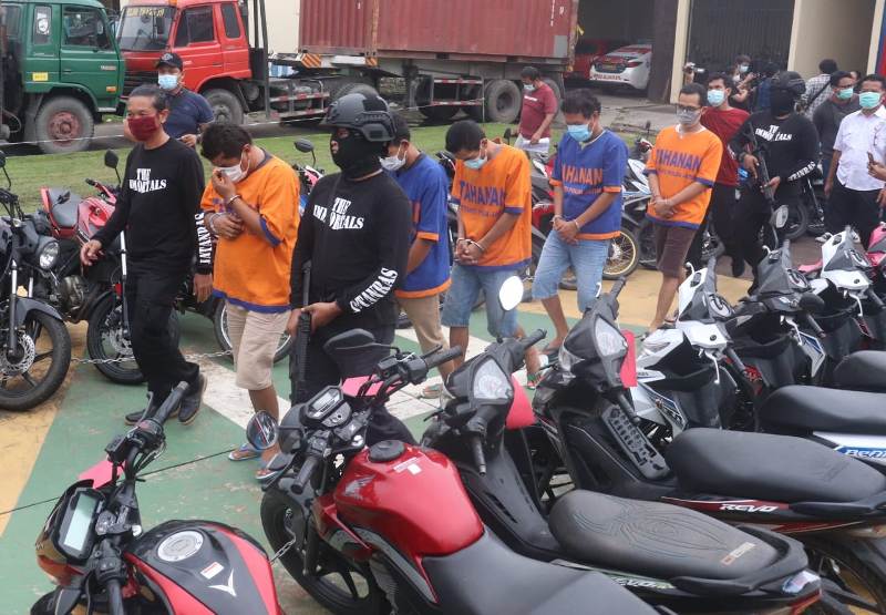 5 Sekawan Ini Sudah 4 Tahun Bisnis Gelap Jual Kendaraan Lintas Negara