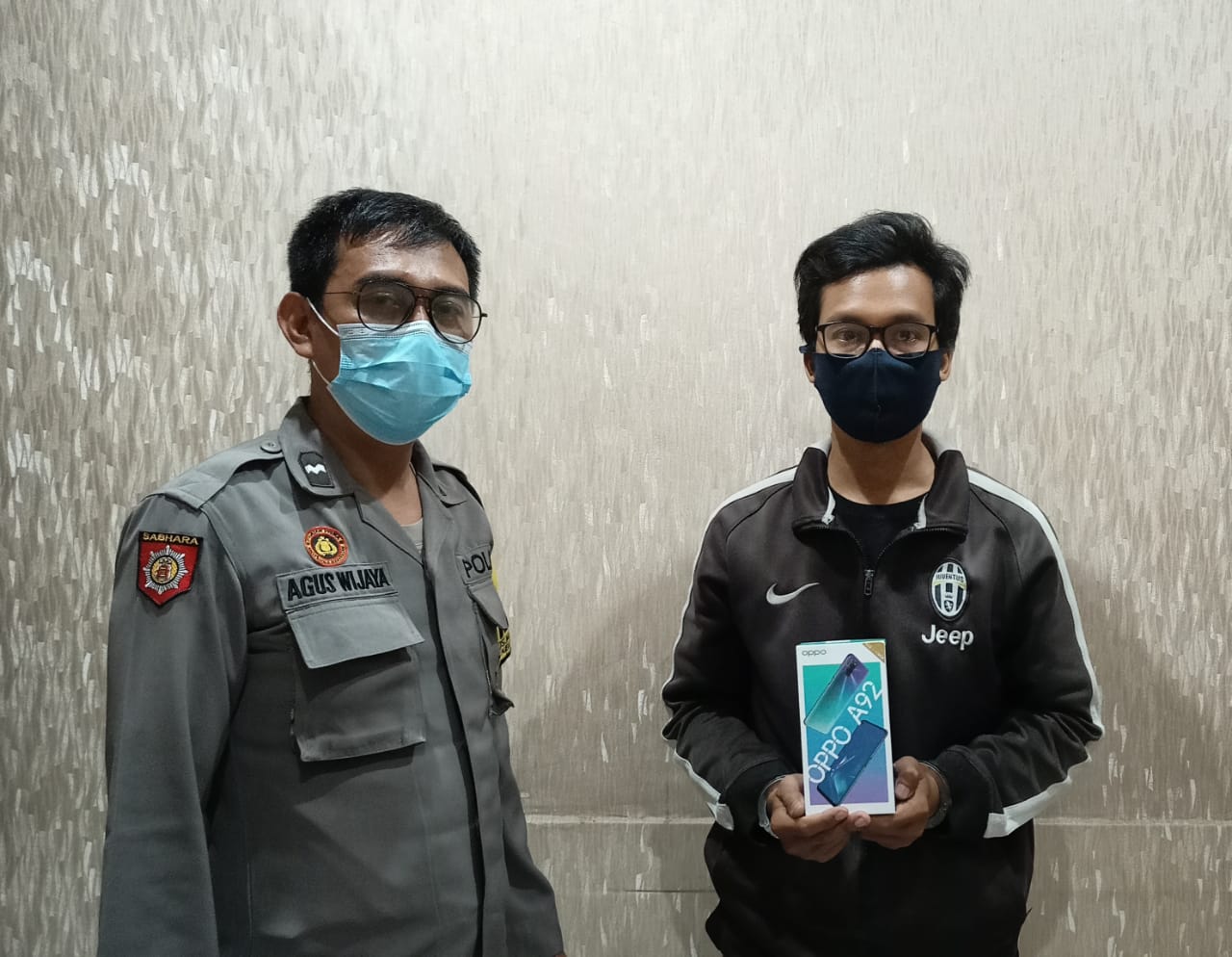 Beri Istri Ponsel Baru saat HUT Pernikahan, Kurir di Gresik Ini Dibui