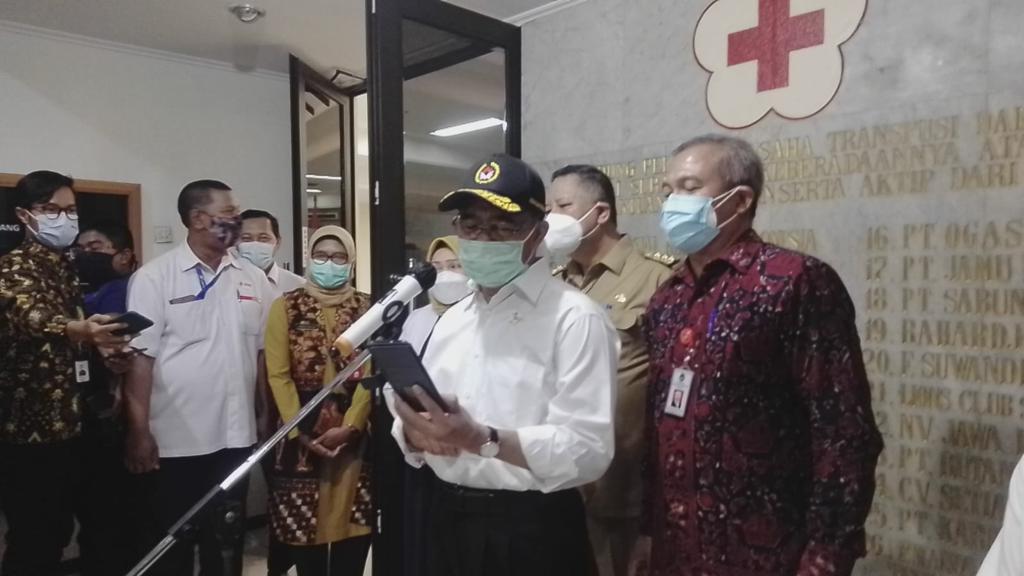 Akibat Kantong Plasma Terbatas, Menko Muhadjir Usahakan Pengadaan