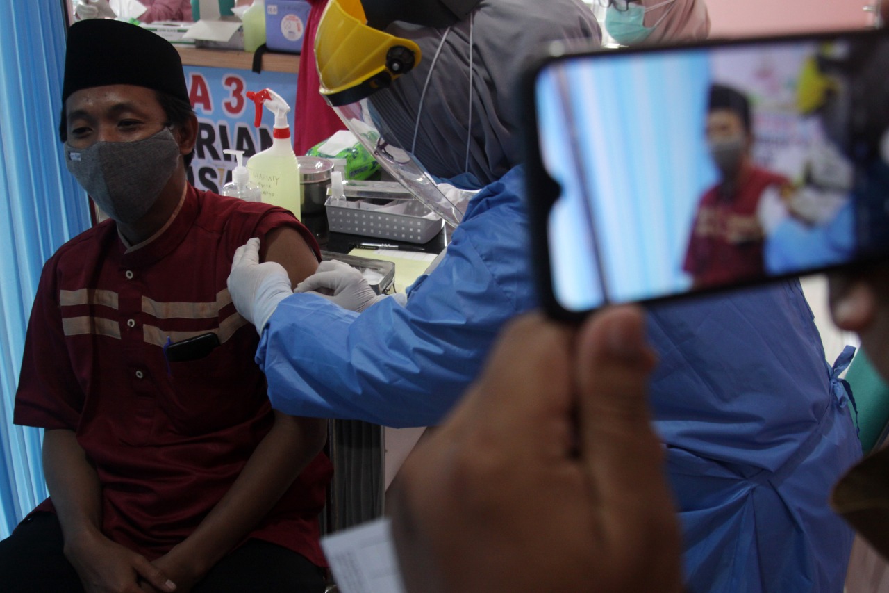 Jatah Vaksin Guru di Sidoarjo, Satu Sekolah hanya 2 Orang