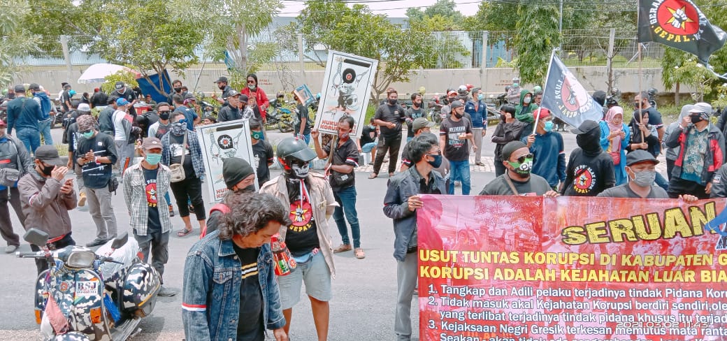 Aktivis Gempal Tuntut Usut Korupsi di Gresik