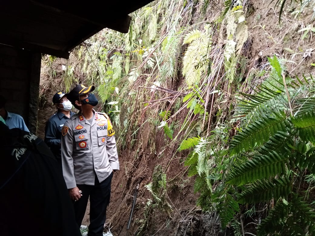 Telan Biaya Miliaran, Pembangunan Jalan Longsor di Tulungagung Dikaji