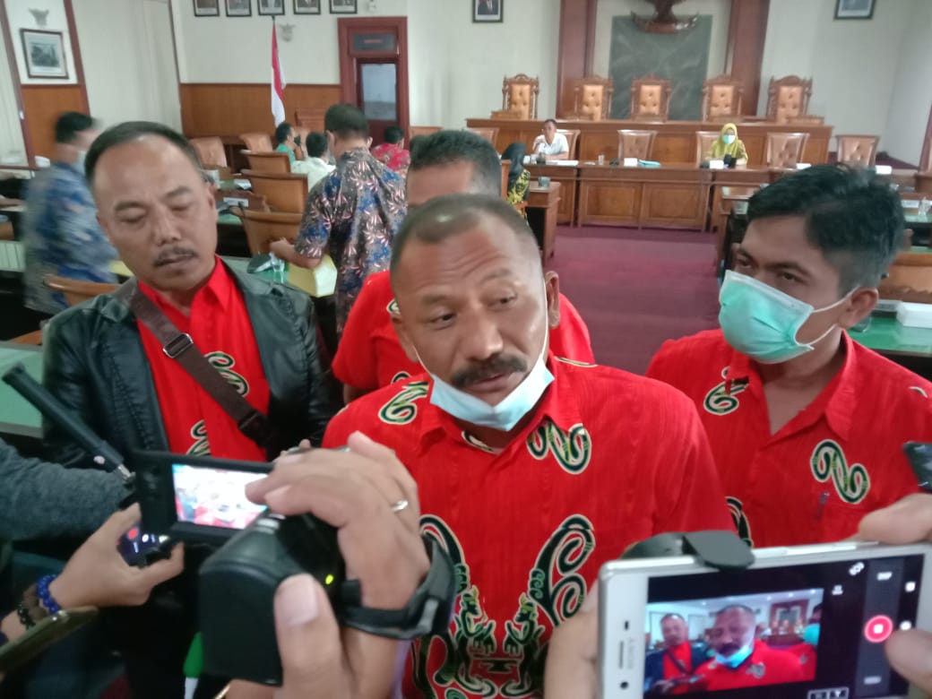 Ratusan Kepala Desa di Tulungagung Luruk DPRD Tolak Penaikkan NJOP