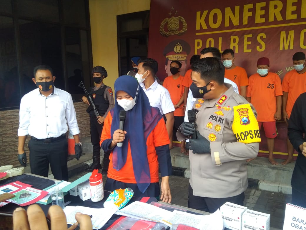 Pelaku Aborsi yang Kubur Orok Bayi di Makam Mojokerto Ditangkap