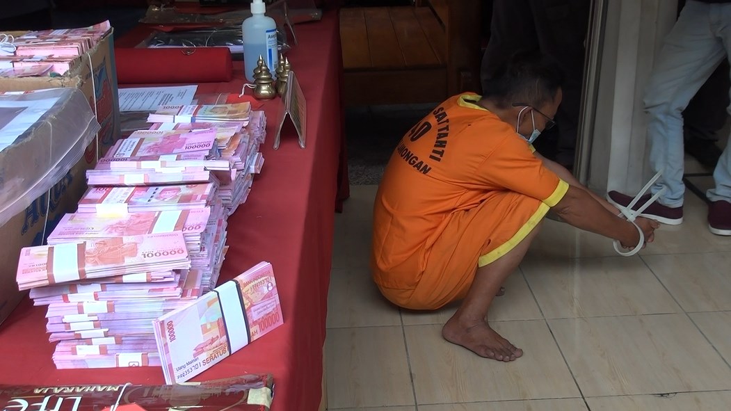 Modal Uang Mainan, Dukun Lamongan Bisa Gandakan Uang, Ternyata Penipu