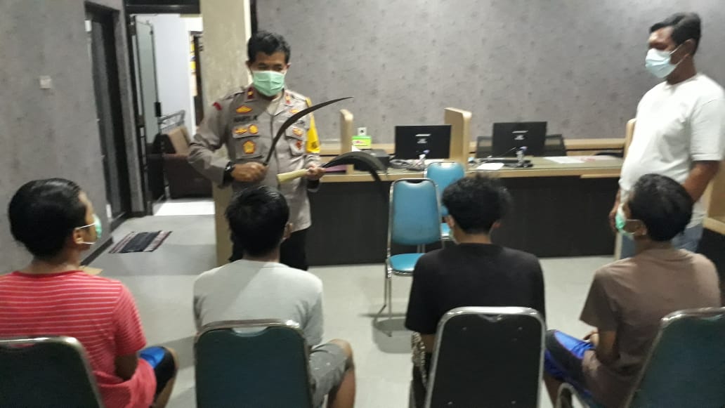 Berawal Saling Ejek di Facebook, ABG Surabaya Dicelurit Kelompok Geng