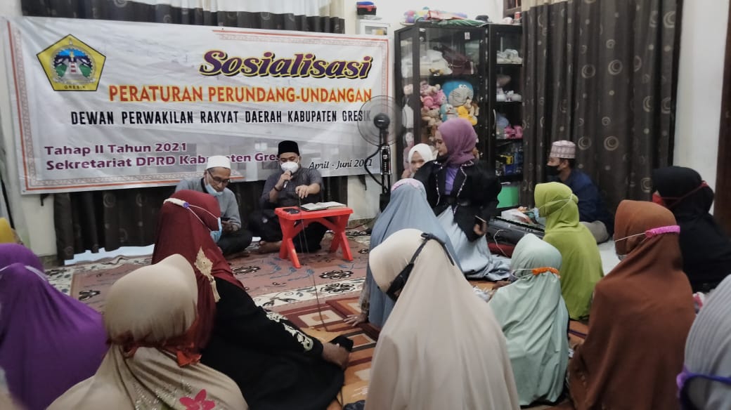 Ramadan, Legislator Gresik "Ngeramut" Anak Yatim dan Para Janda