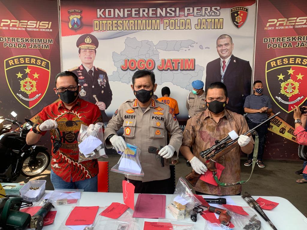 Guru SMP di Malang Rakit Tujuh Senpi dan Simpan Ratusan Butir Peluru