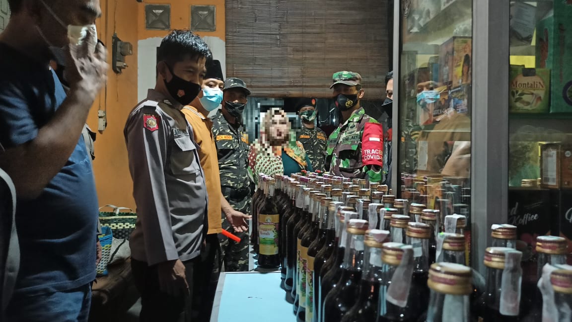 Jual Miras Berkedok Kios STMJ di Gresik, Digrebek Petugas Gabungan