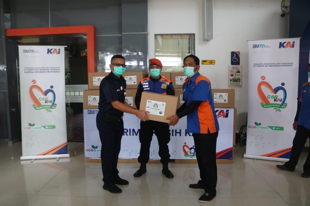 Sambut Idul Fitri, KAI Hadiahi Rp 328 Juta untuk Porter Stasiun