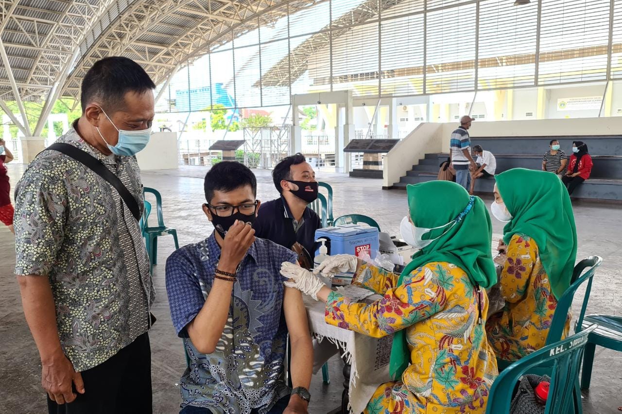 Atlet dan Pengurus E-Sport Gresik Jalani Vaksin Perdana