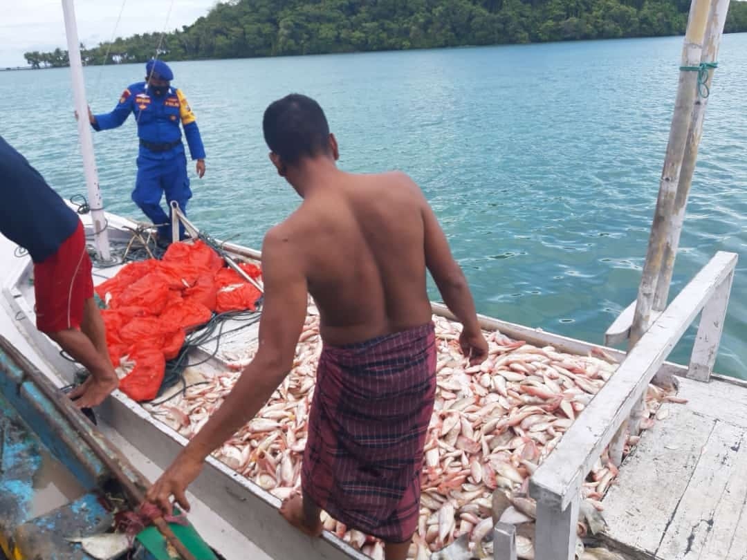 Satpolair Bawean Gresik Tangkap Kapal Nelayan Cantrang Asal Lamongan