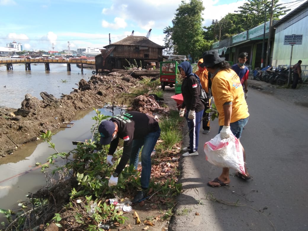 Lomba Bersih Sungai, Begini Aksi Relawan BPK Al Jamal dan Masyarakat