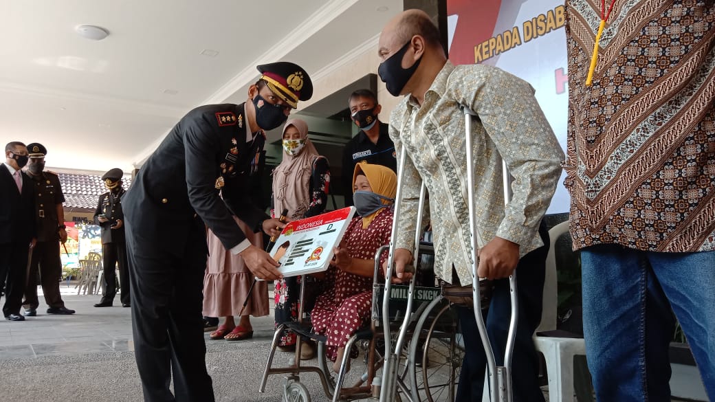 HUT Bhayangkara, Polres Tulungagung Bagi-bagi SIM