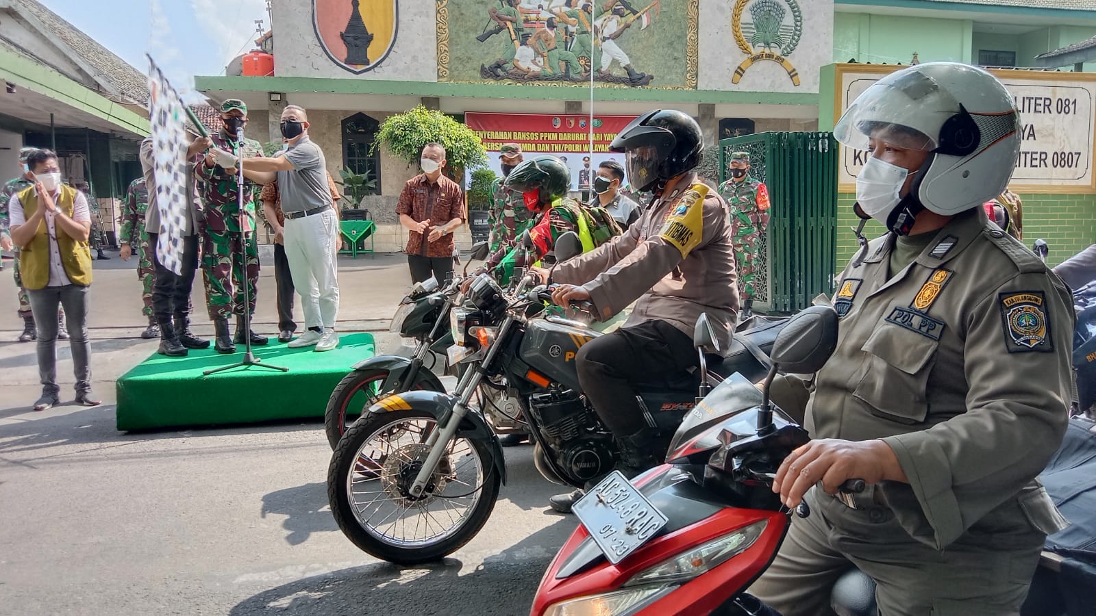 Tiga Pilar Salurkan 25 Ton Beras Sumbangan Budha Zhu Tjie