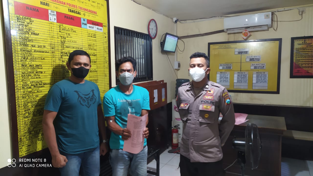 Karena seorang Wanita, Pria di Tulungagung Ini Ditangkap Polisi saat Enak-Enak Ngopi