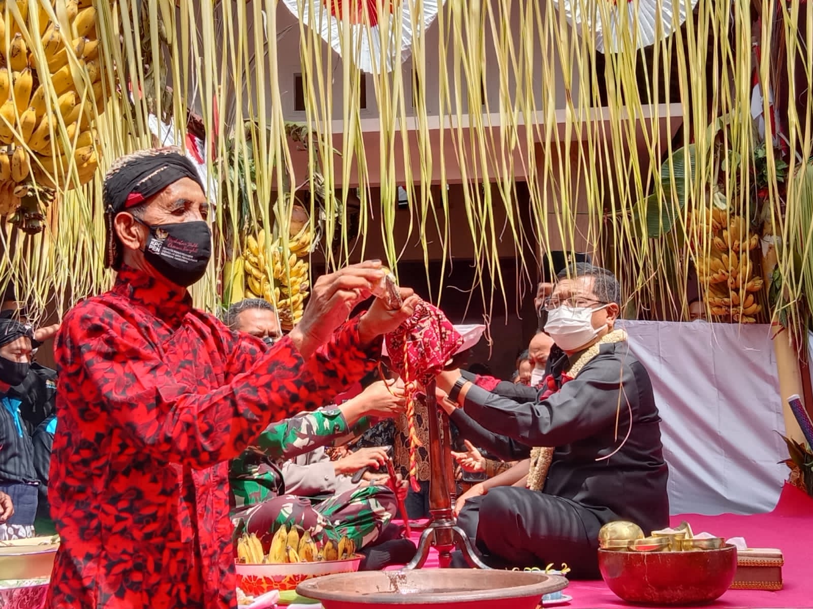 Jamasan Kyai Upas, Tradisi Menyucikan Pusaka di Bulan Suro yang masih Lestari di Tulungagung