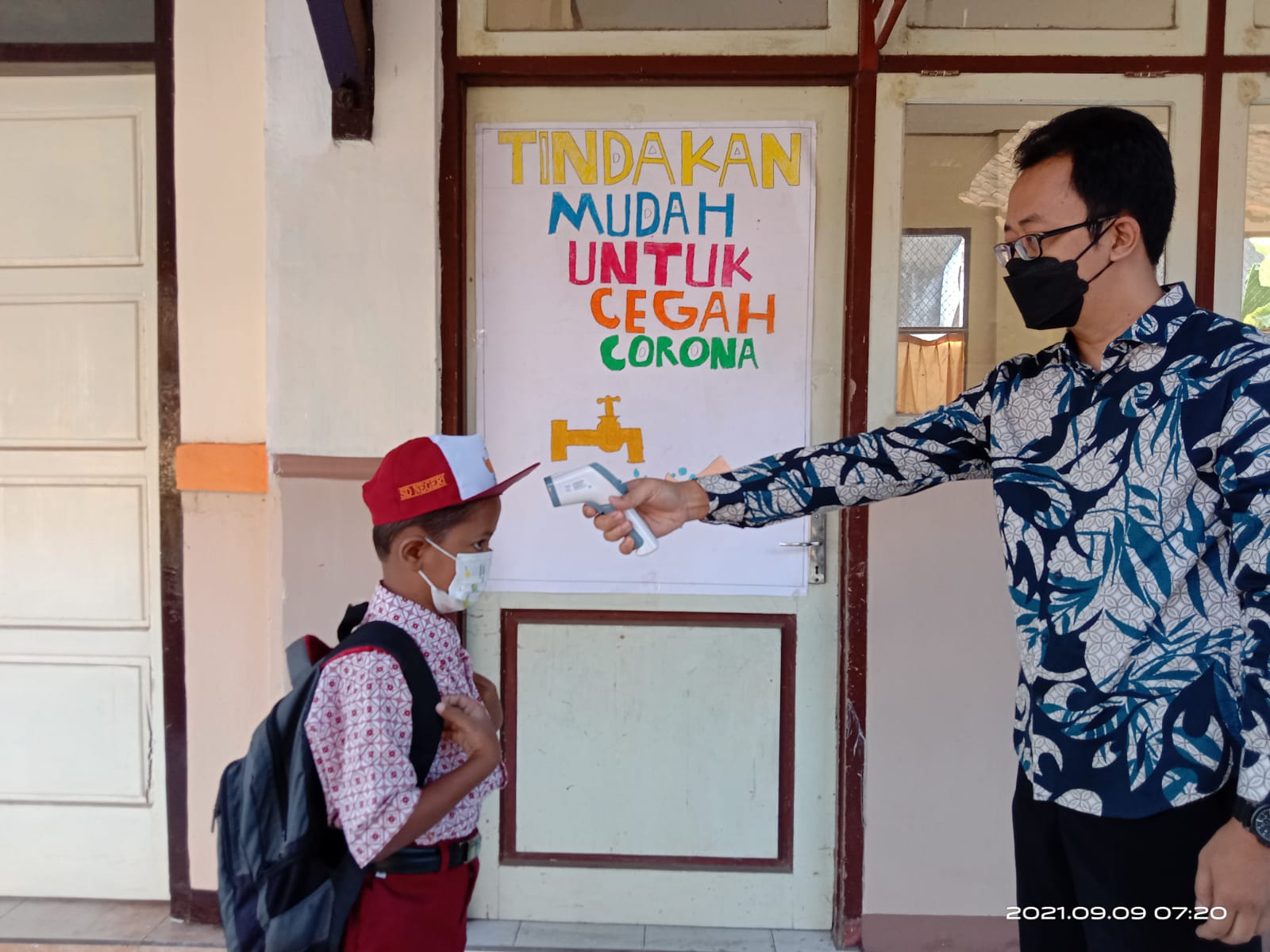 Siswa Terlambat hingga Salah Masuk Kelas, Begini Kejadian Menggelitik pada Hari Pertama Sekolah Tatap Muka