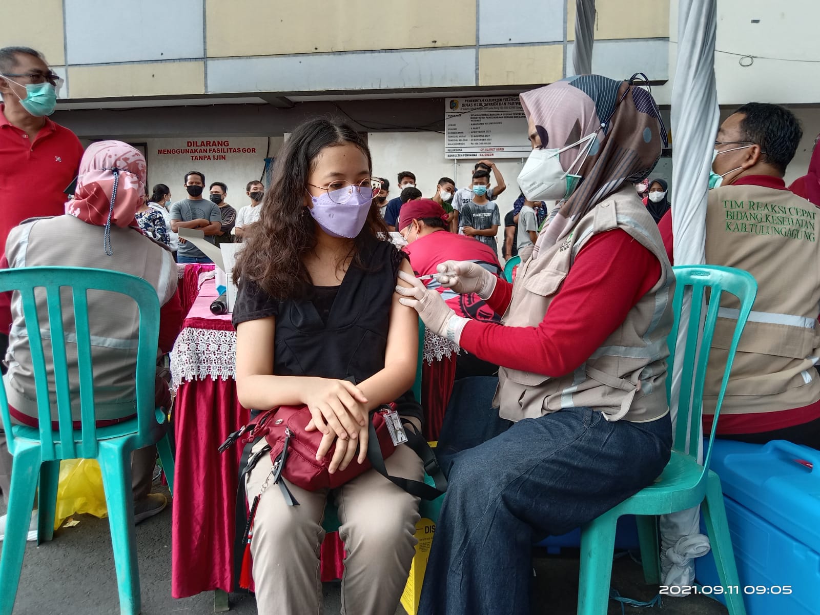 Vaksinasi Massal Anak Digeruduk Ribuan Orang, Petugas Kewalahan