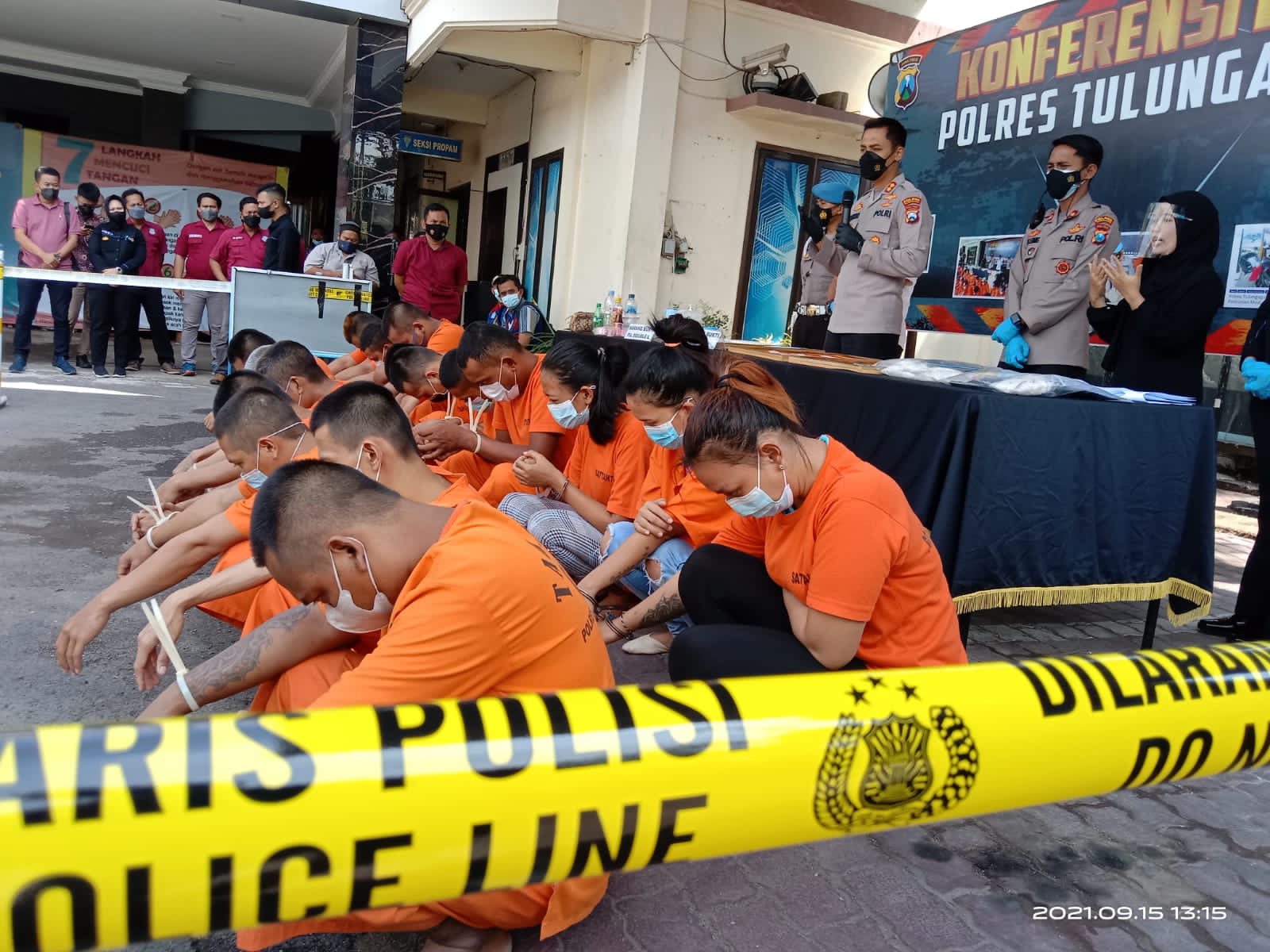 Dukun Abal-abal di Tulungagung Ini Ajak para Muridnya Nyabu